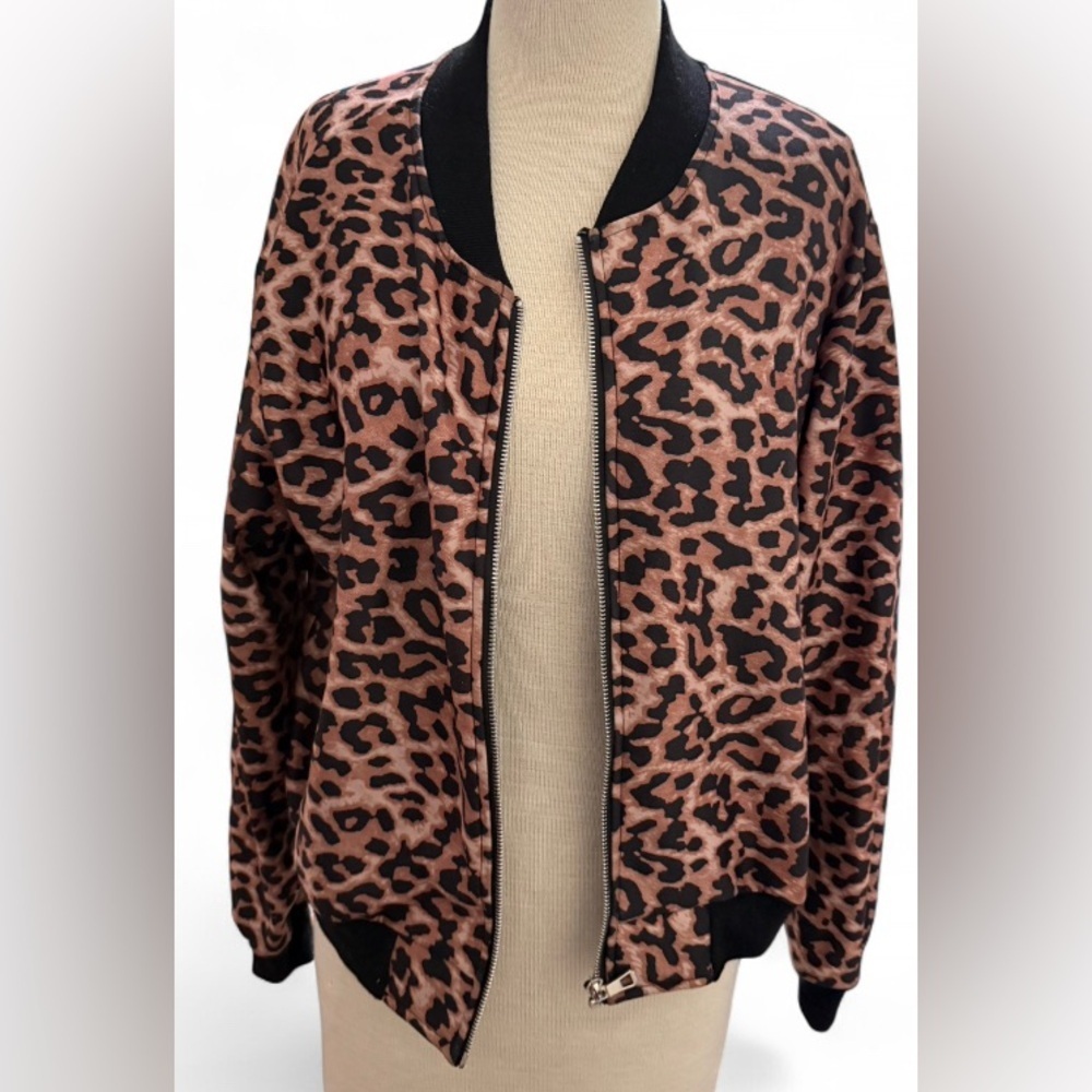 Polished & Poised Leopard Black Print Bomber Jacket Long Sleeve Zip Up Size S